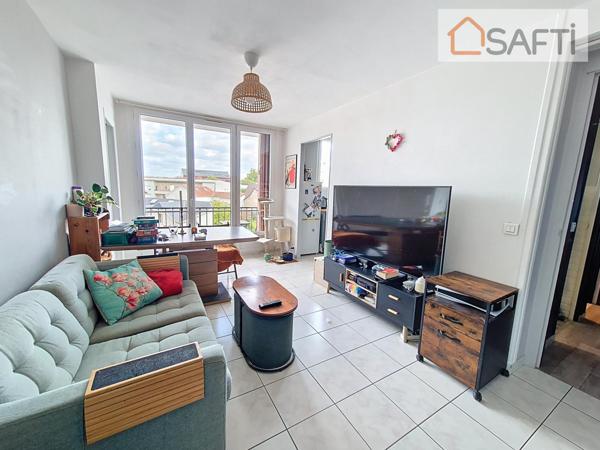 T3 avec balcon, au calme, proche Mairie