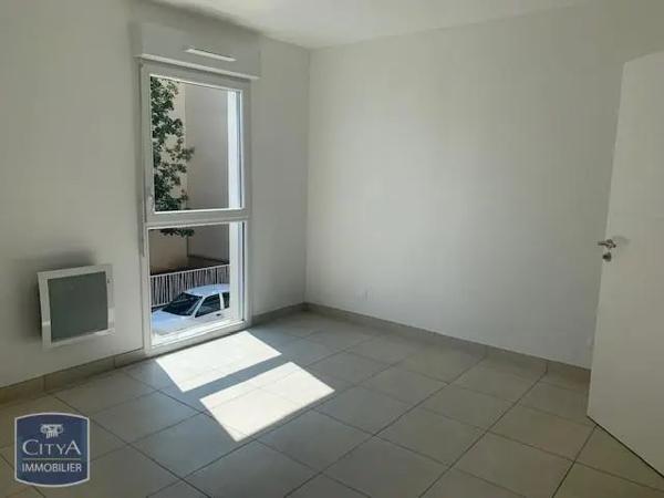 Appartement à louer 2 pièces 47.09m² Miramas (13140)