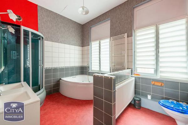 Maison à vendre 6 pièces 198m² Saint-Amand-les-Eaux (59230)