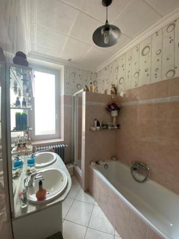 Idéal pour un commerce à THOIRETTE (39)