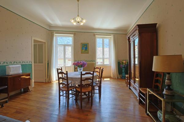 Idéal pour un commerce à THOIRETTE (39)