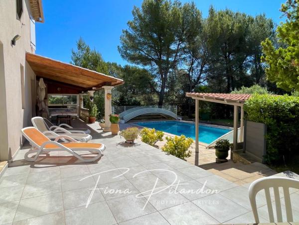 VILLA de plus de 200m2 sur un terrain de 2000m2