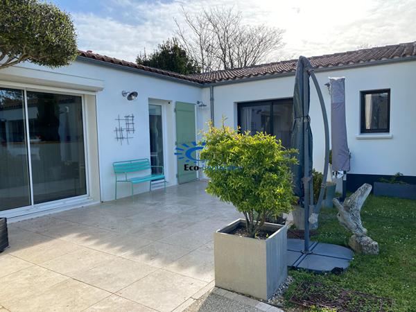 BOURGNEUF PROPRIETE AVEC PISCINE JARDIN La rochelle BOURGNEUF PROPRIETE AVEC PISCINE JARDIN La rochelle
