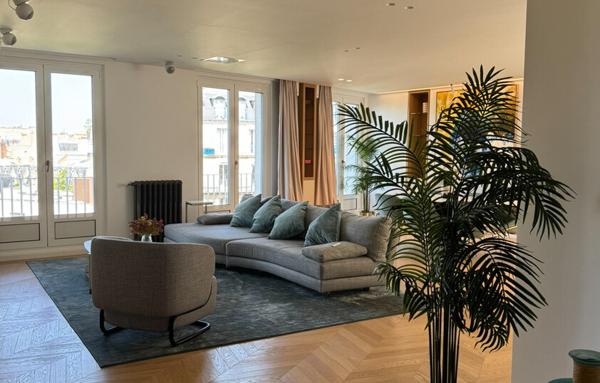 BRETEUIL (VIIe) - Appartement Luxe - 6e étage vue monuments