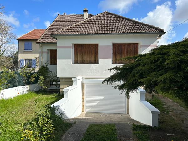 Maison Le Mesnil Le Roi 4 pièce(s) 75M² Loyer 2 116 €/mois **  - Référence  10678