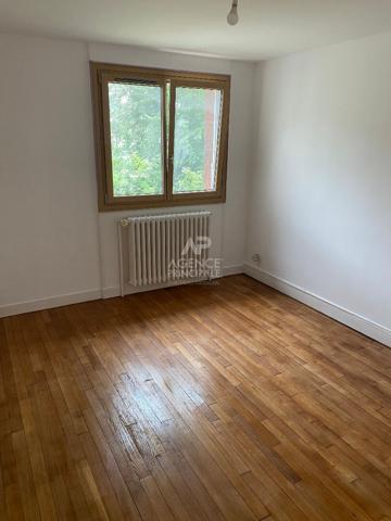 Maison Le Mesnil Le Roi 4 pièce(s) 75M² Loyer 2 116 €/mois **  - Référence  10678