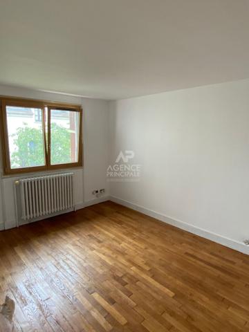 Maison Le Mesnil Le Roi 4 pièce(s) 75M² Loyer 2 116 €/mois **  - Référence  10678