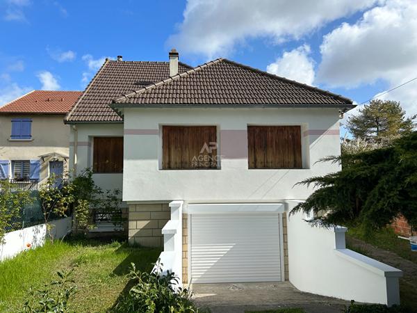 Maison Le Mesnil Le Roi 4 pièce(s) 75M² Loyer 2 116 €/mois **  - Référence  10678