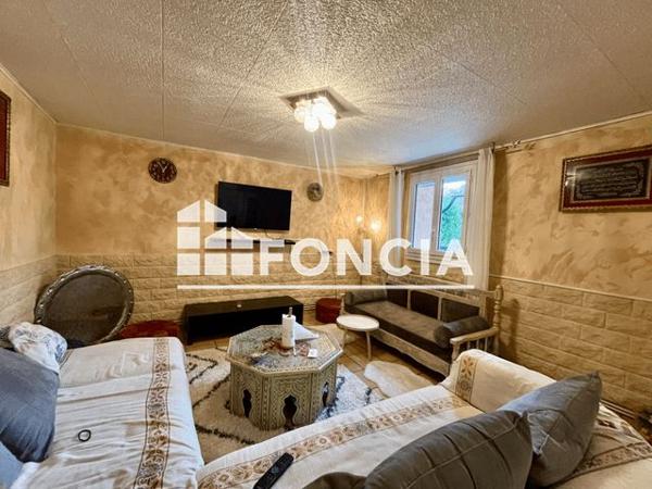 À vendre Maison 4 pièces 158 m² - Le Chambon-feugerolles 42500