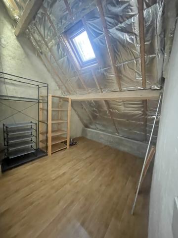 MAISON DE VILLE - 3 CHAMBRES - JARDIN