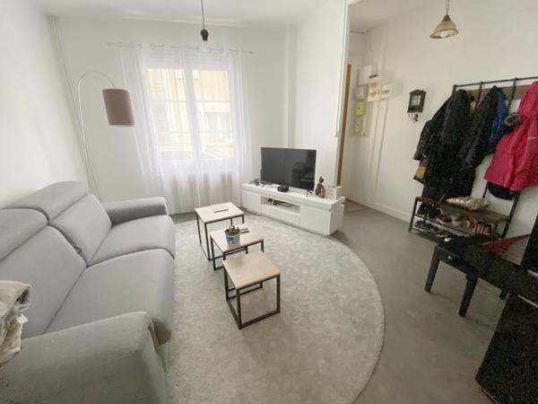 MAISON DE VILLE - 3 CHAMBRES - JARDIN