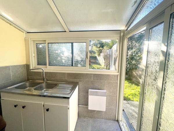 MAISON DE VILLE - 3 CHAMBRES - JARDIN