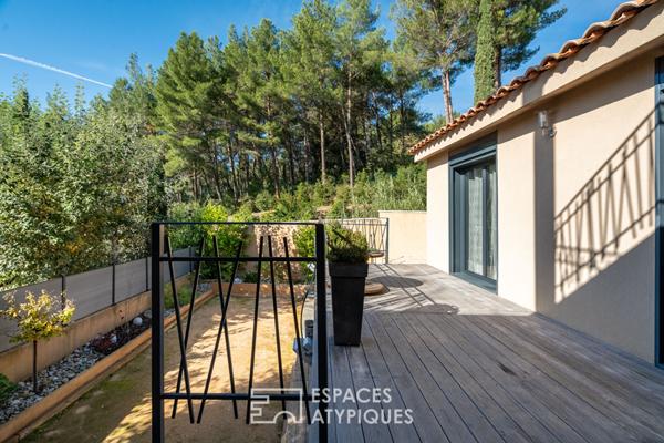 Maison contemporaine avec jardin