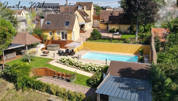 Propriété de 5 chambres comprenant Piscine et Cuisine d'été
