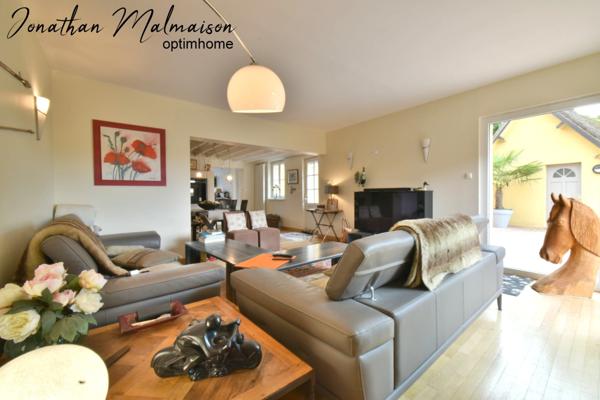 Propriété de 5 chambres comprenant Piscine et Cuisine d'été