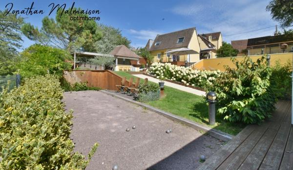 Propriété de 5 chambres comprenant Piscine et Cuisine d'été