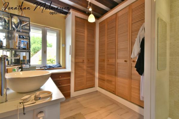 Propriété de 5 chambres comprenant Piscine et Cuisine d'été