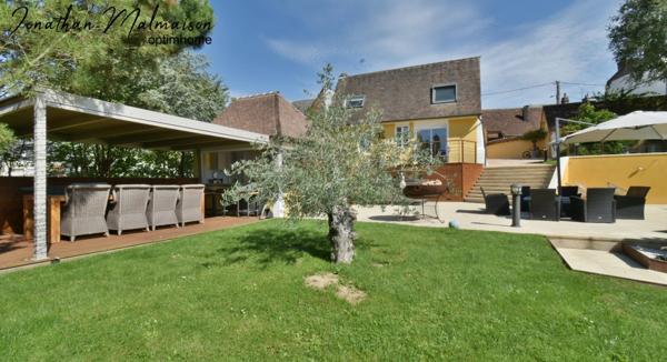 Propriété de 5 chambres comprenant Piscine et Cuisine d'été