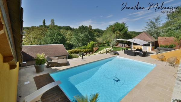 Propriété de 5 chambres comprenant Piscine et Cuisine d'été