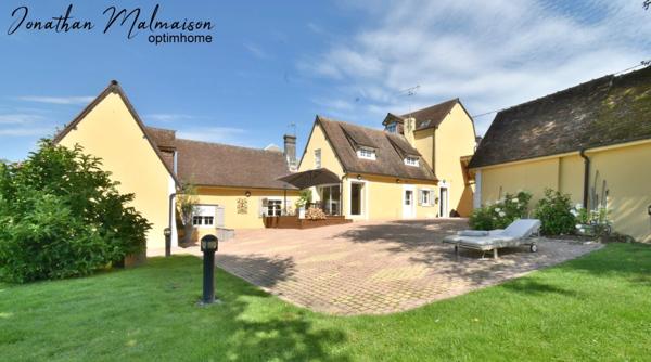 Propriété de 5 chambres comprenant Piscine et Cuisine d'été