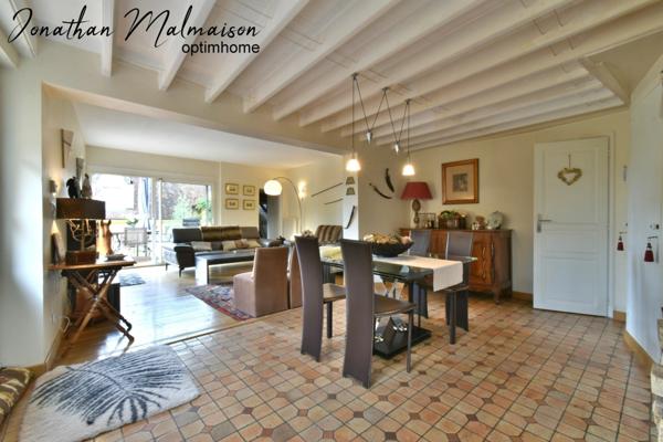 Propriété de 5 chambres comprenant Piscine et Cuisine d'été