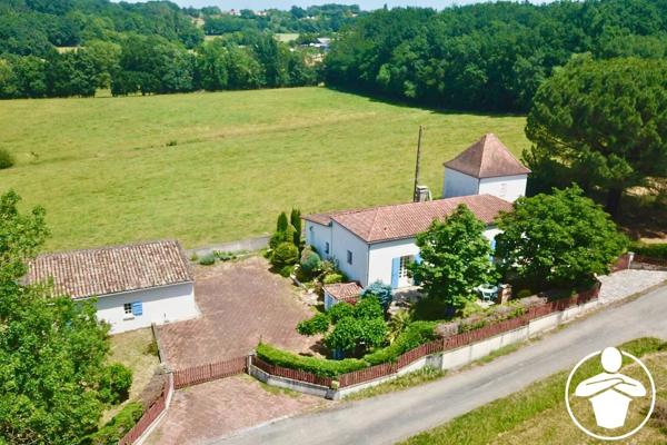 Vente                                                      Maison
                        
                     7 pièces                      141 m2                     à Villeneuve-sur-Lot