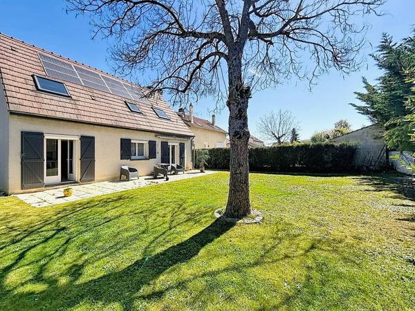 Maison familiale indépendante ? 5 chambres ? Sous-sol total ? Jardin sans vis-à-vis