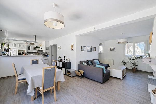 Maison familiale indépendante ? 5 chambres ? Sous-sol total ? Jardin sans vis-à-vis