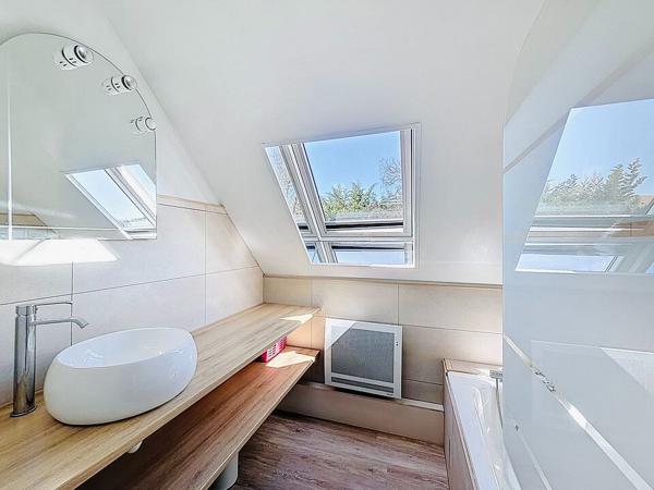 Maison familiale indépendante ? 5 chambres ? Sous-sol total ? Jardin sans vis-à-vis