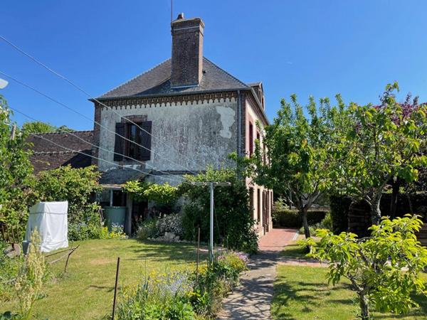 Maison familiale en coeur de bourg à 8kms de L' Aigle gare SNCF