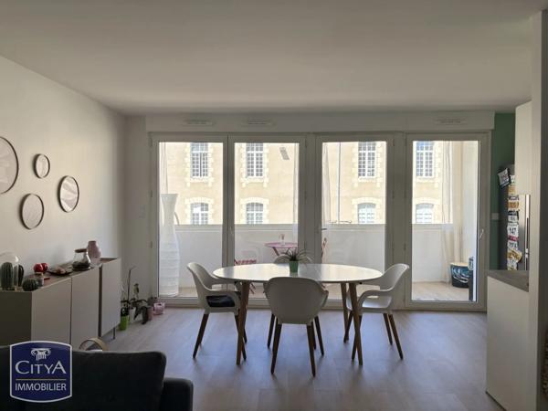 Appartement à vendre 4 pièces 82.3m² Poitiers (86000)