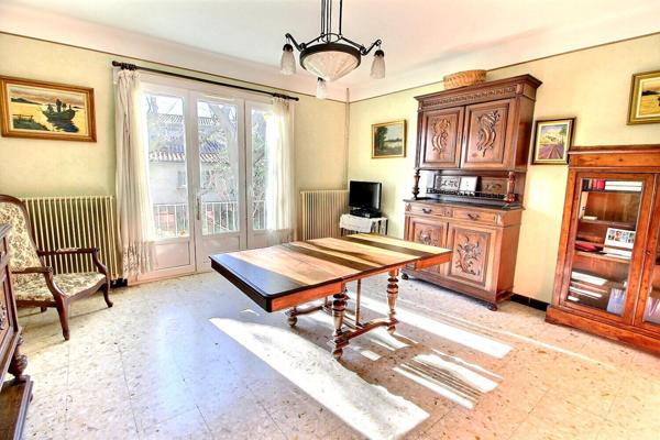 Marignane- Maison de 3 pièces de 90m2 sur une parcelle de 493 m2 comprenant 2 Garages.