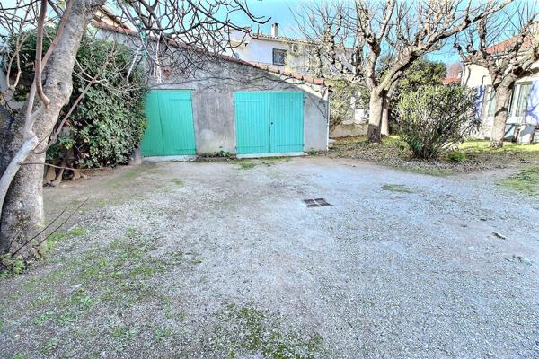 Marignane- Maison de 3 pièces de 90m2 sur une parcelle de 493 m2 comprenant 2 Garages.