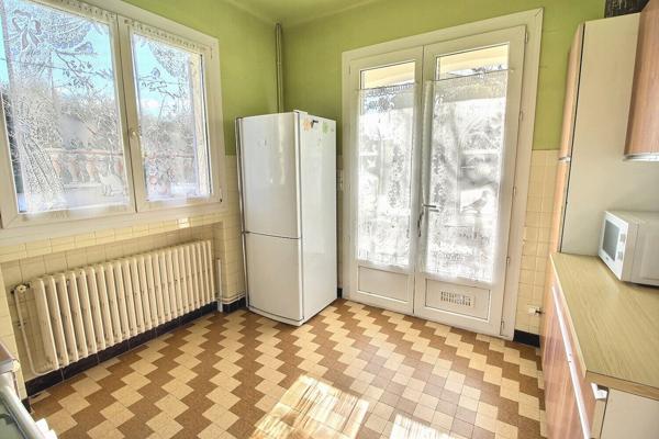 Marignane- Maison de 3 pièces de 90m2 sur une parcelle de 493 m2 comprenant 2 Garages.