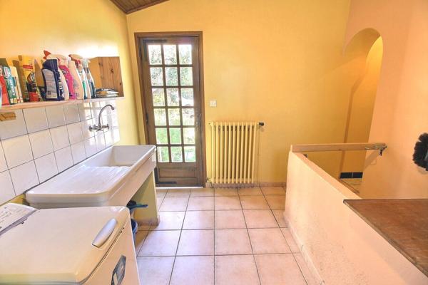 Marignane- Maison de 3 pièces de 90m2 sur une parcelle de 493 m2 comprenant 2 Garages.