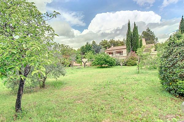 A VENDRE EN EXCLUSIVITÉ - Maison familiale 5 chambres avec piscine sur grand terrain aux Arcs-sur-Argens