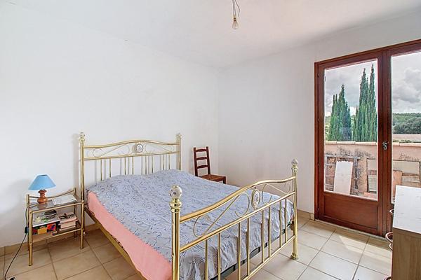 A VENDRE EN EXCLUSIVITÉ - Maison familiale 5 chambres avec piscine sur grand terrain aux Arcs-sur-Argens