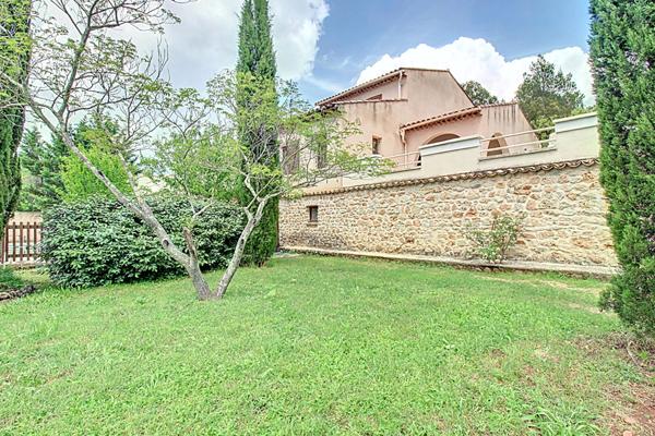 A VENDRE EN EXCLUSIVITÉ - Maison familiale 5 chambres avec piscine sur grand terrain aux Arcs-sur-Argens
