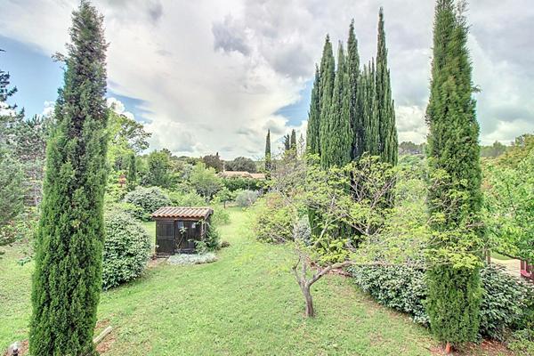 A VENDRE EN EXCLUSIVITÉ - Maison familiale 5 chambres avec piscine sur grand terrain aux Arcs-sur-Argens