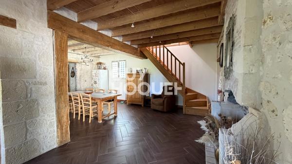 Maison Charentaise à vendre de 7 pièces de 185 m²
