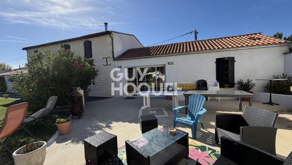 Maison Charentaise à vendre de 7 pièces de 185 m²