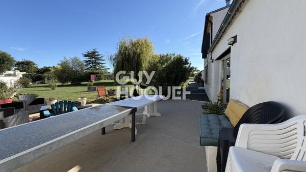 Maison Charentaise à vendre de 7 pièces de 185 m²
