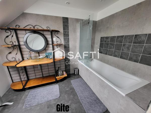 Maison avec gîte et appartement – piscine – proche Josselin