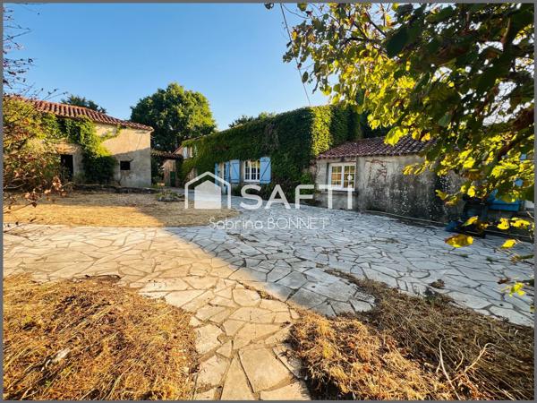 Maison en pierre à rénover, une dépendance de 200 m², un pigeonnier.