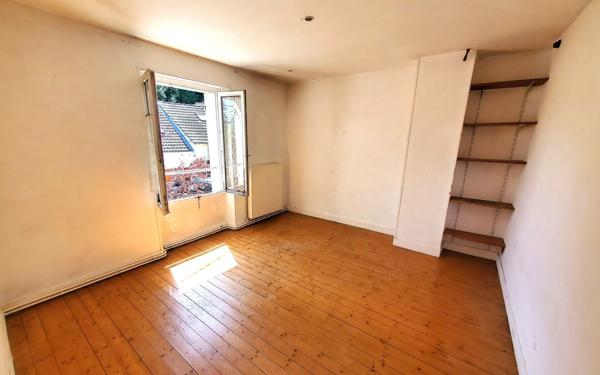 Maison à vendre    5 pièces •  Crécy-la-Chapelle