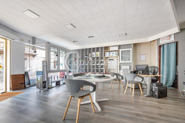 Immeuble
                                                                                                                                                
                                                                                                                                                
                                                                                                                                                
                                                    
                                                                                                                                                                                                                                                                                                                        144  m²                                                                                                                                                                                                         1 etage(s)