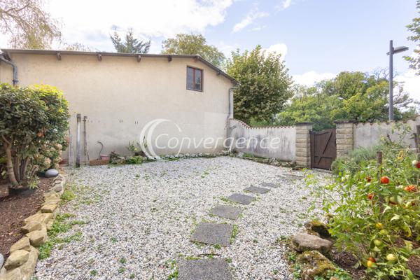 Immeuble
                                                                                                                                                
                                                                                                                                                
                                                                                                                                                
                                                    
                                                                                                                                                                                                                                                                                                                        144  m²                                                                                                                                                                                                         1 etage(s)
