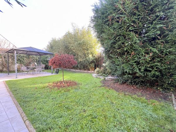 MERU - CHARMANTE MAISON ANCIENNE AU STYLE CONTEMPORAIN 6 PIECES - PARFAITEMENT ENTRETENUE - AUCUN TRAVAUX A PREVOIR