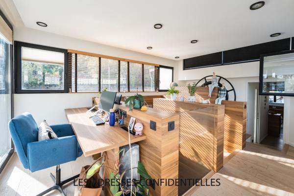 À vendre – Péniche Freycinet 195 m² – Lyon 2ème (Quai Rambaud / Confluence)