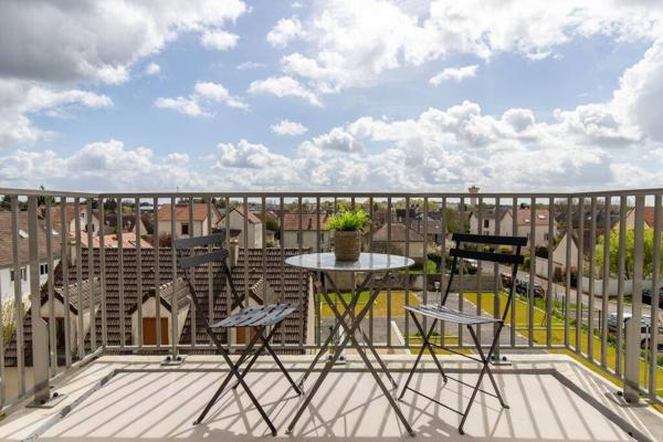 GRETZ ARMAINVILLIERS. TRANSPORTS, ÉCOLES ET COMMERCES.